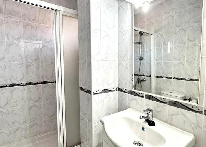 Lejlighed New Stylish With Pool & Sea View *