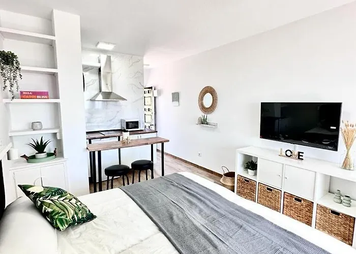 New Stylish With Pool & Sea View *