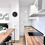 New Stylish With Pool & Sea View *