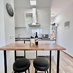 New Stylish With Pool & Sea View