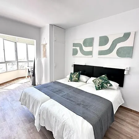 Lägenhet Cozy High-rise Sea Views & Garden Pool