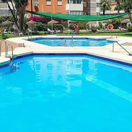 Cozy High-rise Sea Views & Garden Pool Lägenhet Torremolinos