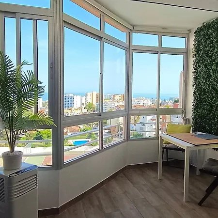 Lägenhet Cozy High-rise Sea Views & Garden Pool
