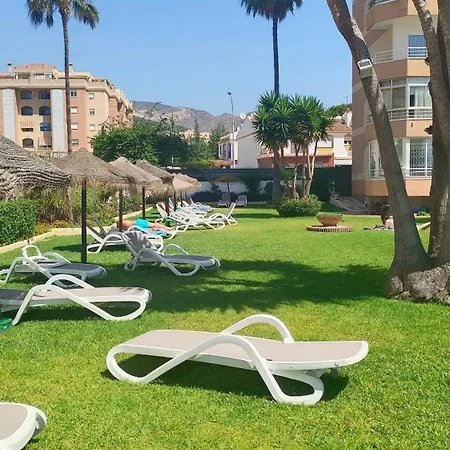 Cozy High-rise Sea Views & Garden Pool Torremolinos
