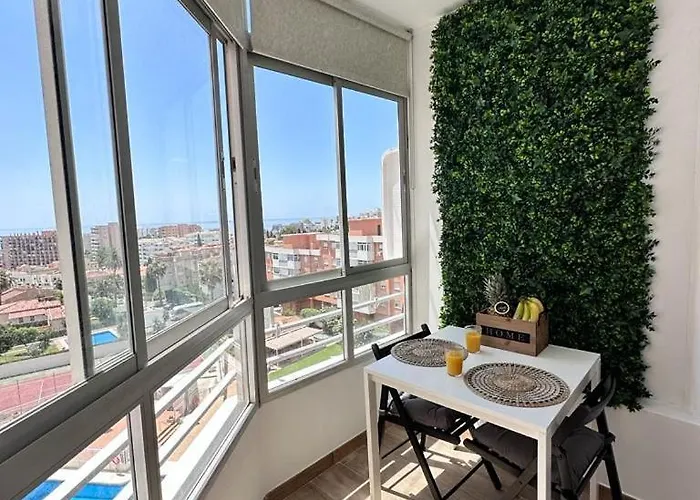 New Stylish With Pool & Sea View Апартаменти Торремолінос